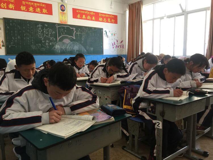 爐霍縣中學院校環(huán)境
