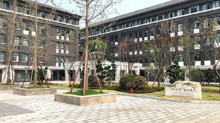 成都第二十中學校園環(huán)境好不好、怎么樣？