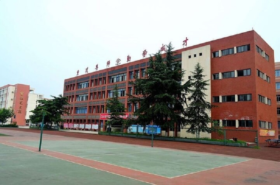 江油一中是公辦院校嗎？