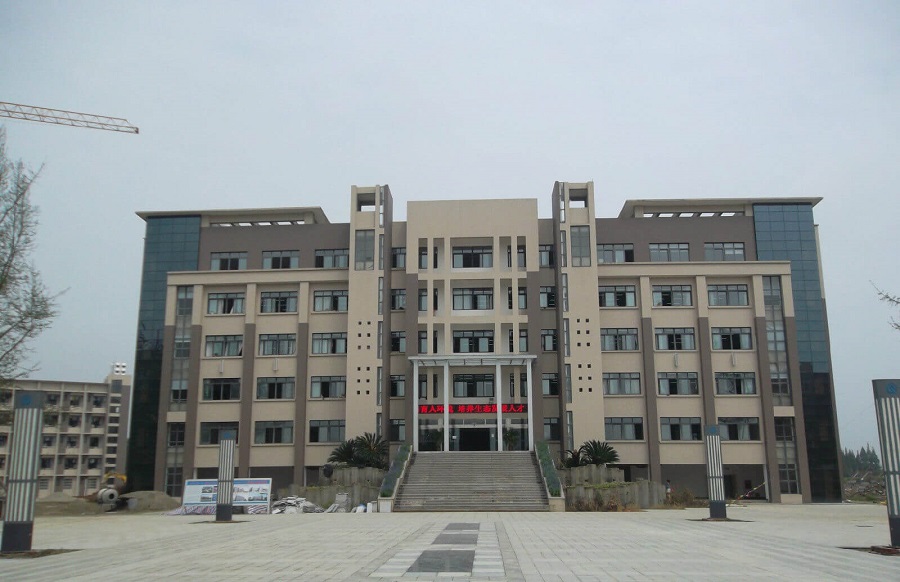 眉山車城中學(xué)這所學(xué)校怎么樣？