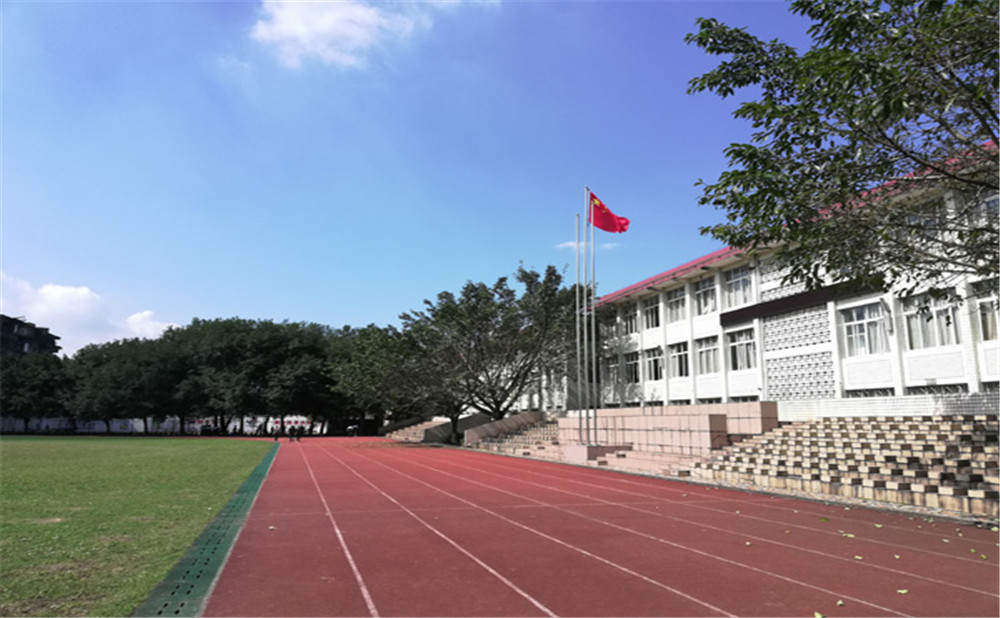 五通橋中學(xué)校園環(huán)境怎么樣？
