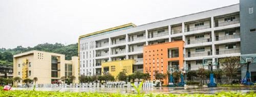 雅安二中寢室、校園環(huán)境怎么樣？