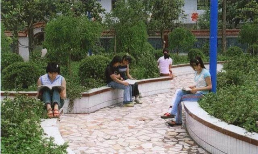 倉(cāng)山中學(xué)怎么樣，這個(gè)學(xué)校好不好？
