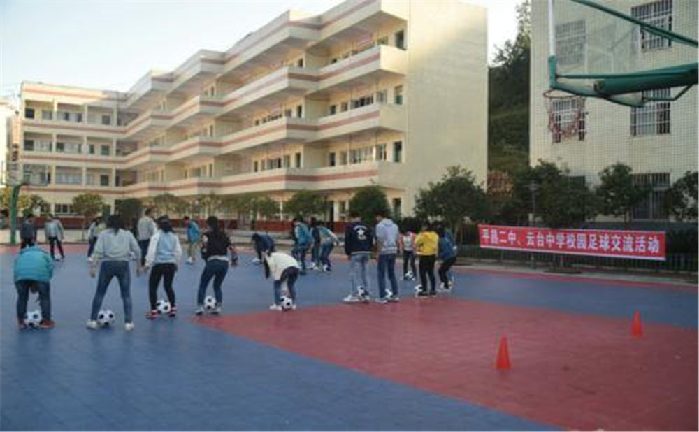 云臺中學學校詳細地址在什么地方？