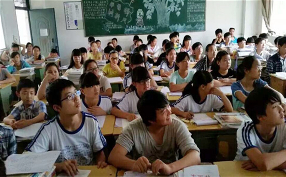 巴中四中學校招辦電話是多少？