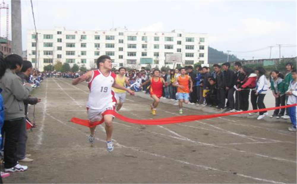 花叢中學(xué)學(xué)校詳細(xì)地址在什么地方？