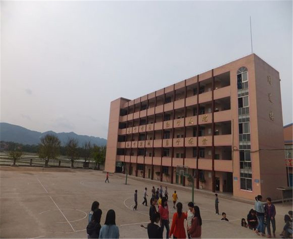 開江縣任市中學的詳細地址在什么地方？