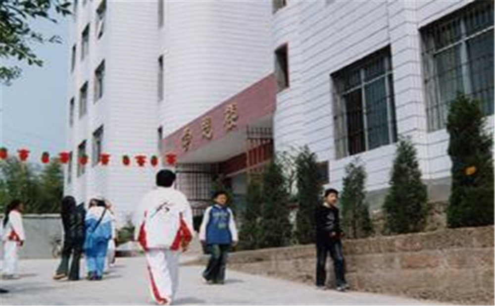 豐禾中學的詳細地址在什么地方？