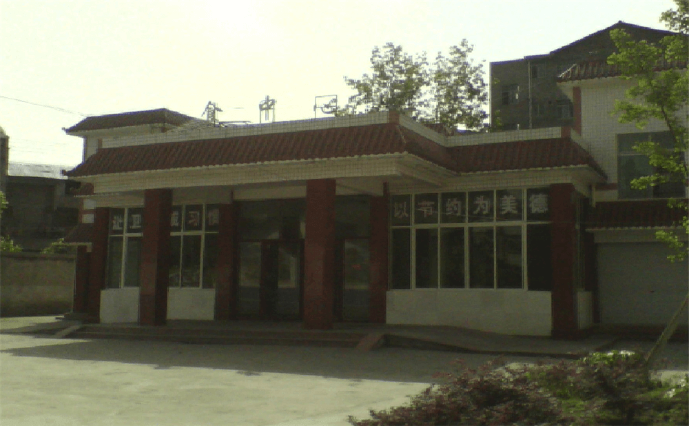 蓬安縣楊家中學(xué)學(xué)校招辦電話是多少？