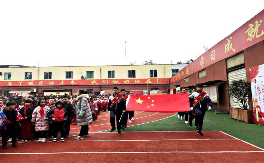 成都文武學(xué)校去年的錄取分?jǐn)?shù)線是多少？