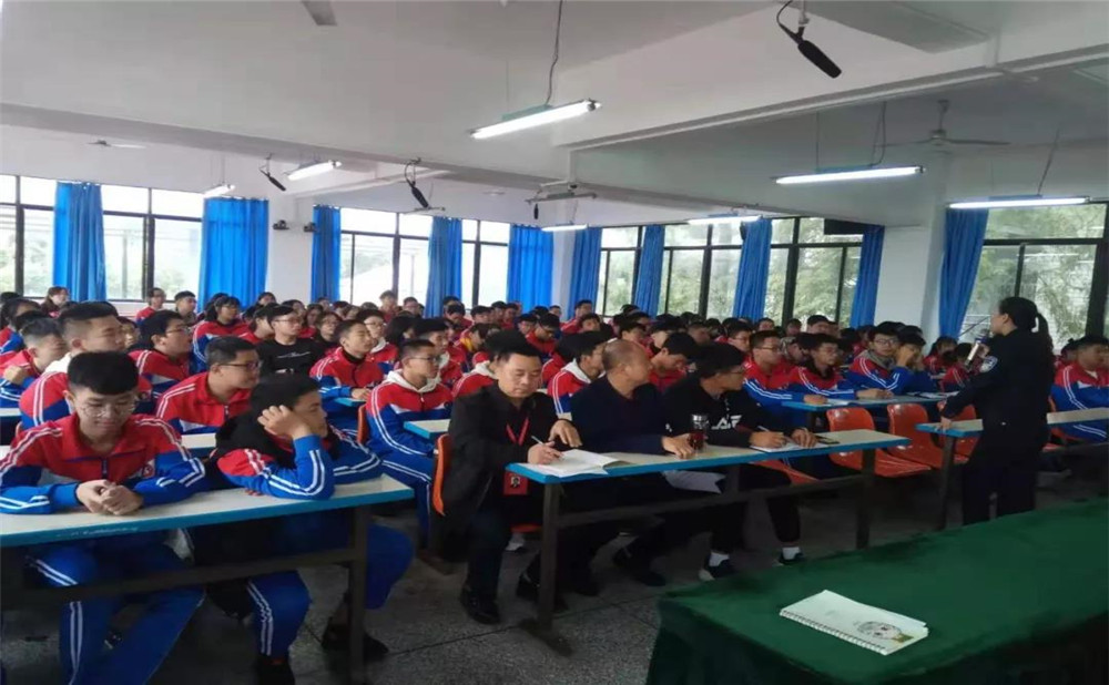 成都文武學校的高考升學率高不高？