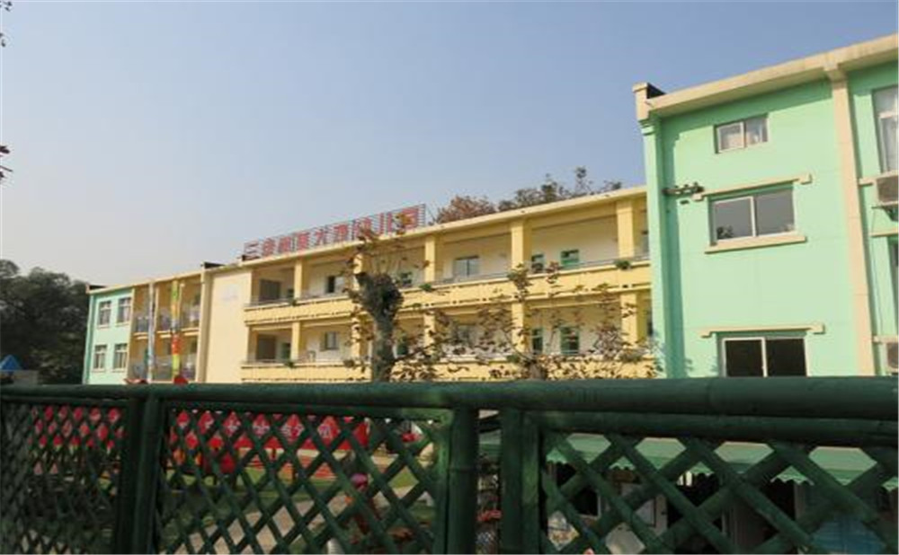 四川師范大學(xué)實(shí)驗(yàn)外國(guó)語學(xué)校的升學(xué)率是多少？