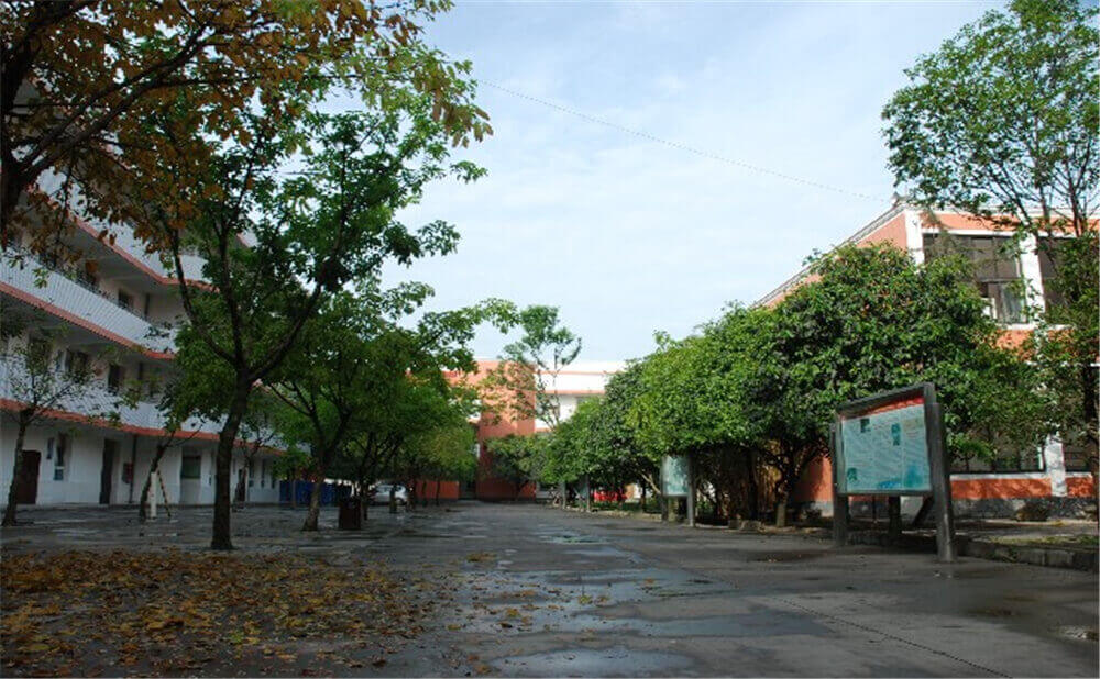 大邑中學(xué)近三年的錄取分?jǐn)?shù)是多少分？