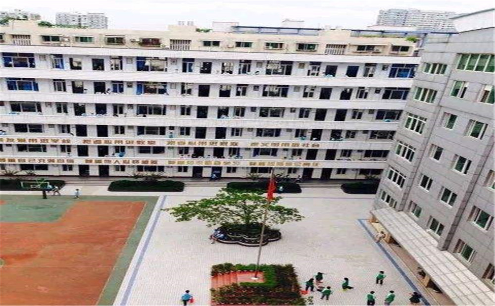 陽安中學(xué)的學(xué)費(fèi)是多少？