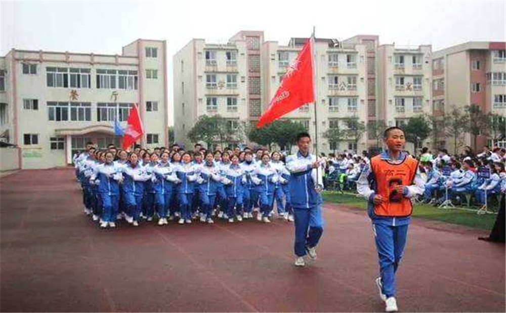 大邑縣實(shí)驗(yàn)中學(xué)近三年的錄取分?jǐn)?shù)是多少？