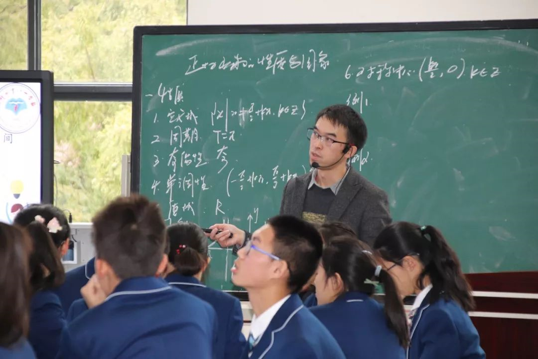 成都七中八一學(xué)校的宿舍怎么樣？