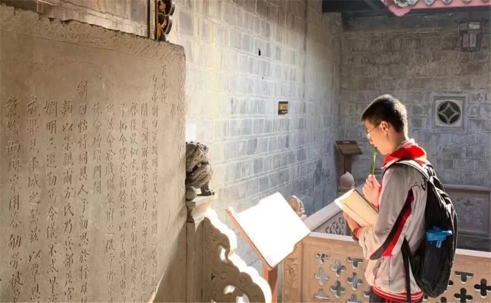 四川師范大學(xué)附屬中學(xué)本科升學(xué)率是多少？