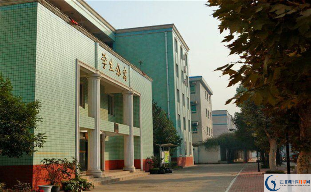 成都成飛中學(xué)2020年的分?jǐn)?shù)線是多少？