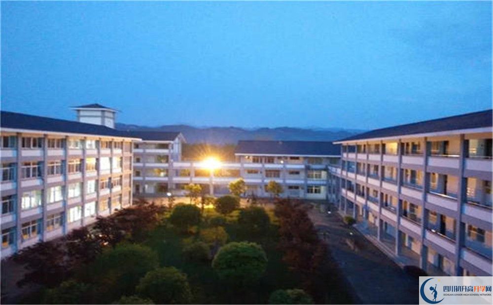 2020平樂中學(xué)的升學(xué)率有多少？