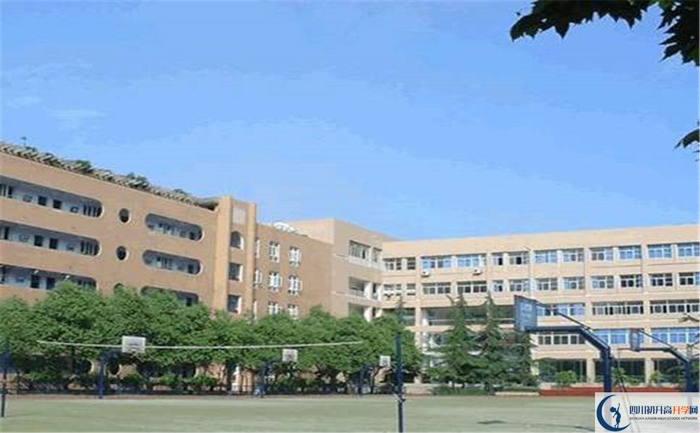成都大學(xué)附屬中學(xué)的初升高分?jǐn)?shù)線是多少？