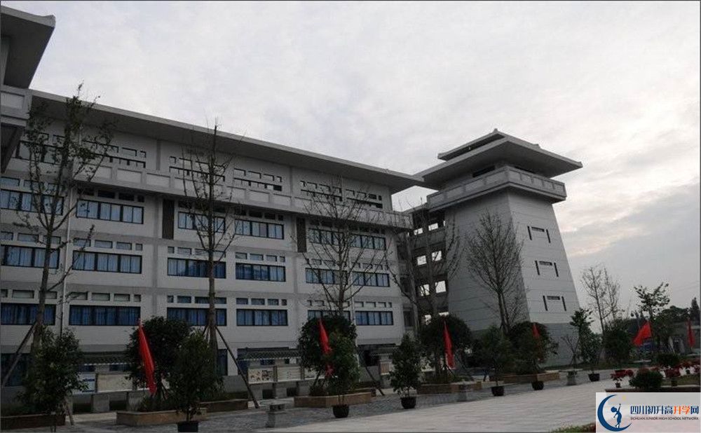 成都石室中學北湖校區(qū)的學費大概多少？