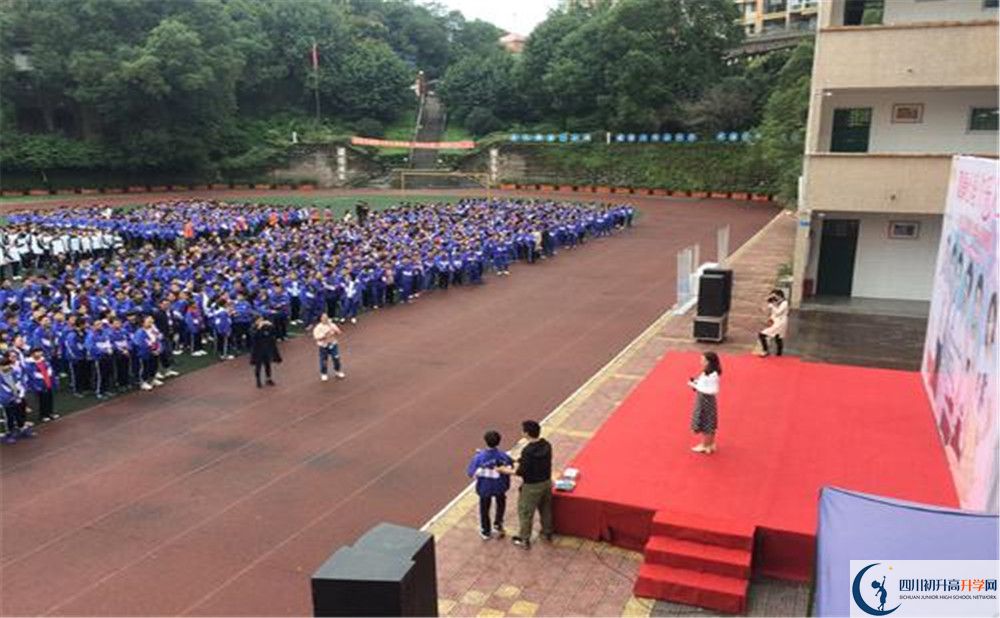 簡陽實驗中學的高中住宿好不好？