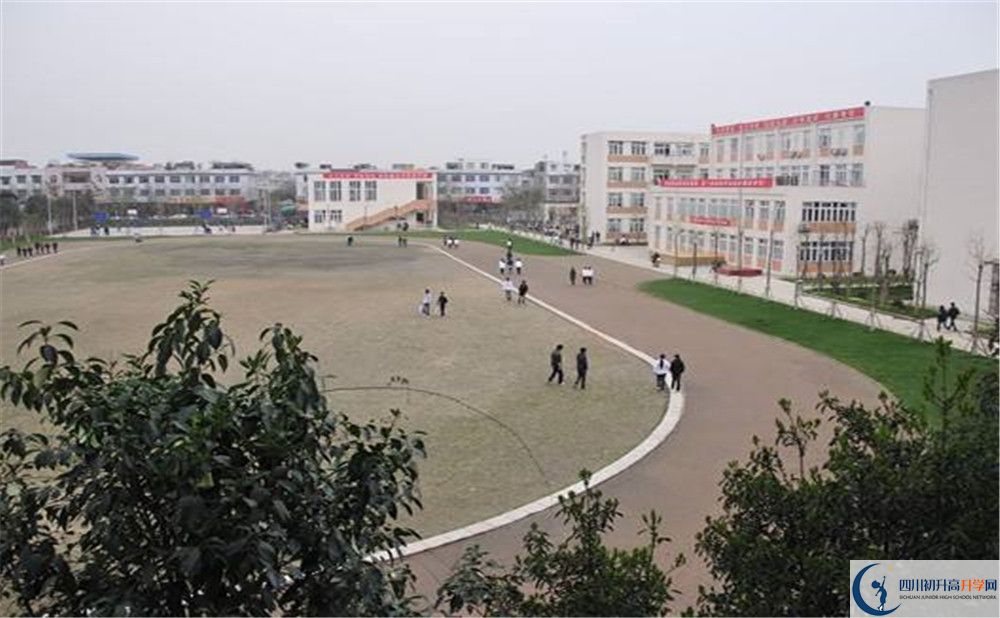 蜀城中學(xué)的高中住宿好不好？