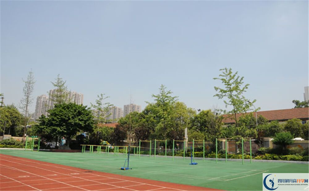 近幾年成都鐵路中學(xué)高中錄取的分數(shù)線是多少分？