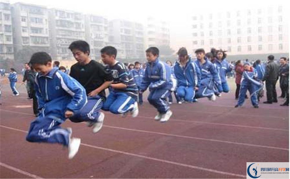 成都新世紀(jì)外國語學(xué)校的分?jǐn)?shù)線大概是多少？