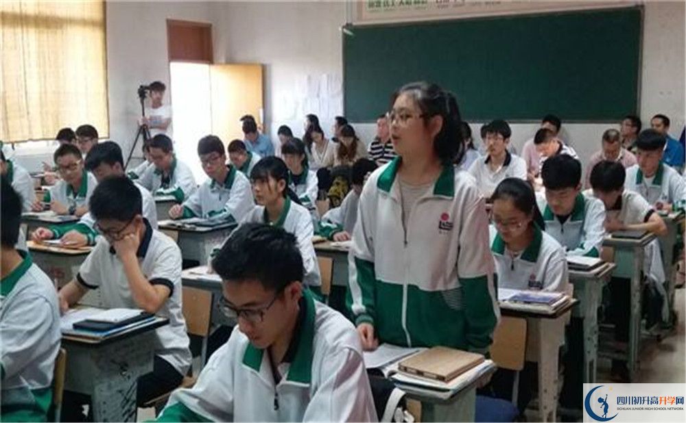 溫江二中的分?jǐn)?shù)線大概是多少？
