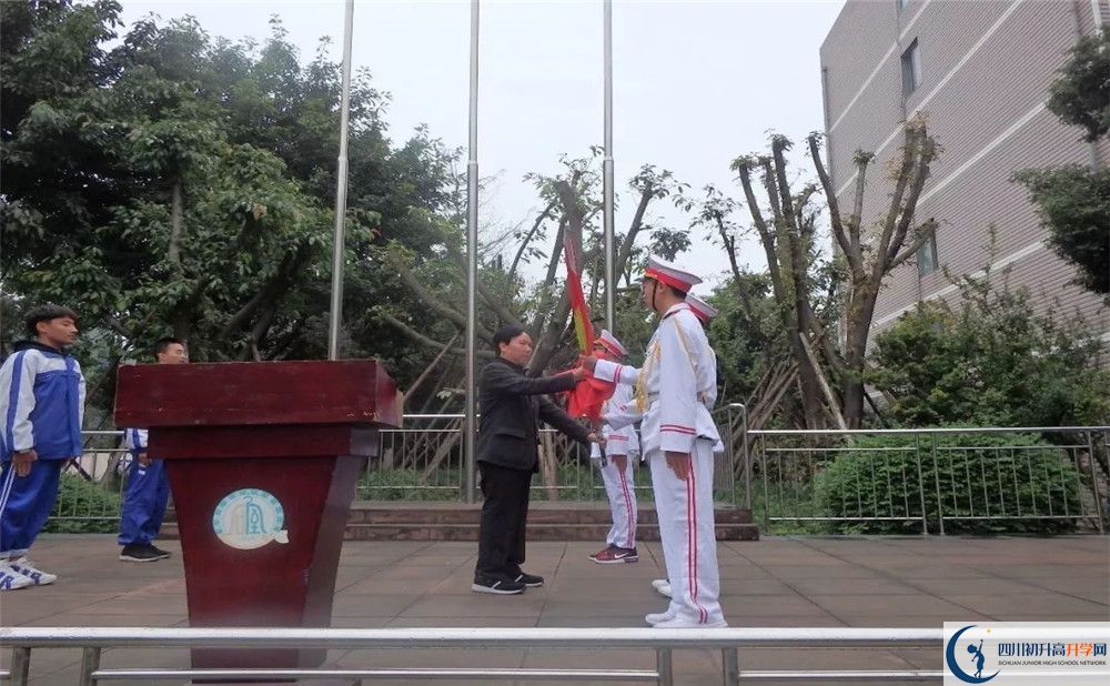成都石室佳興外國(guó)語(yǔ)學(xué)校成都附屬中學(xué)住宿條件怎么樣？