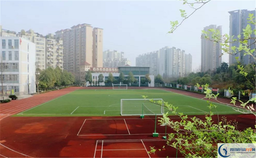 成都市第三中學初升高向外地招生嗎？