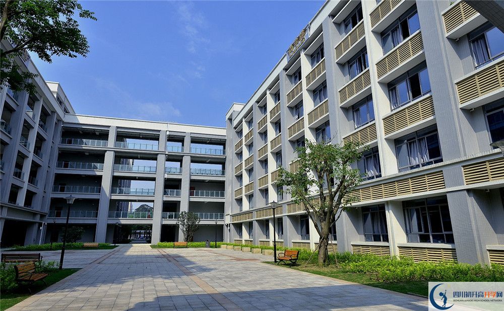 成都市第四十九中學(xué)高一多久放一次假？