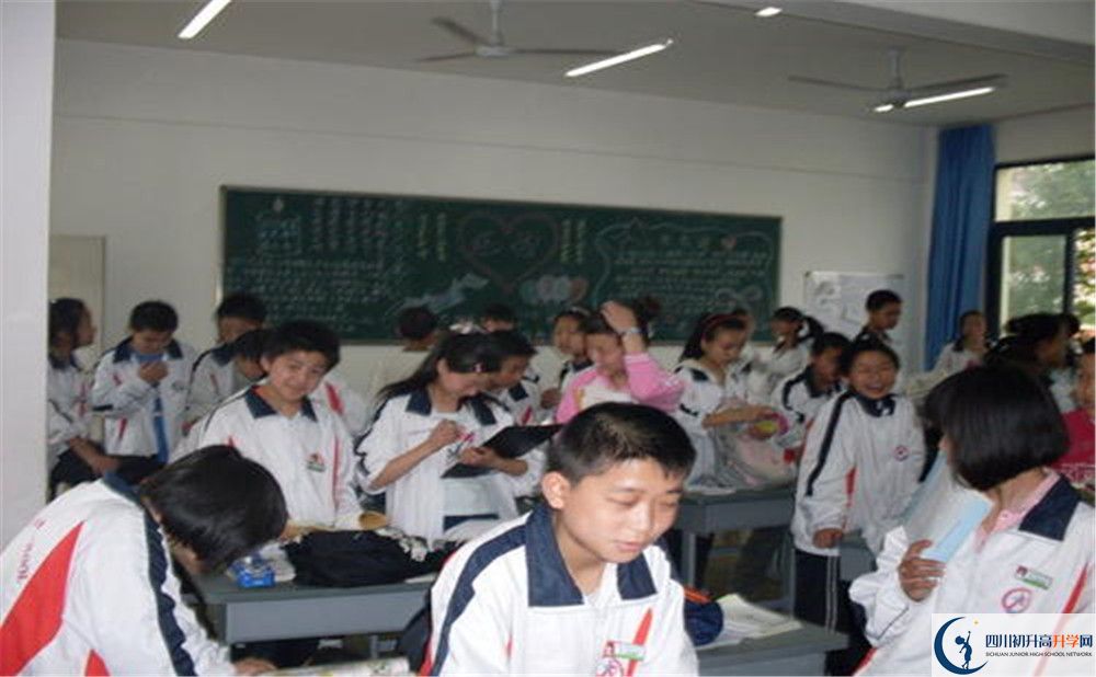 敖平中學(xué)2020年被清華北大錄取的學(xué)生有多少？