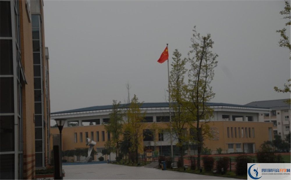 八一聚源高級中學(xué)地址怎么走？
