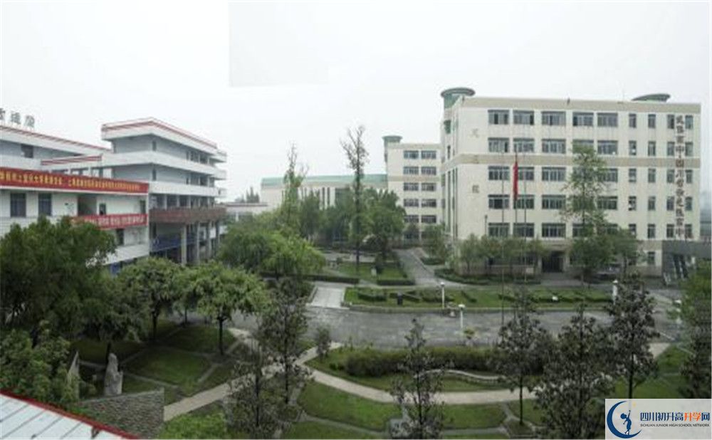 武侯高級中學(xué)的高中住宿怎么樣？