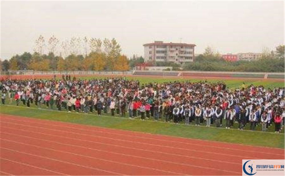 大彎中學(xué)2020年外地生學(xué)費(fèi)是多少？