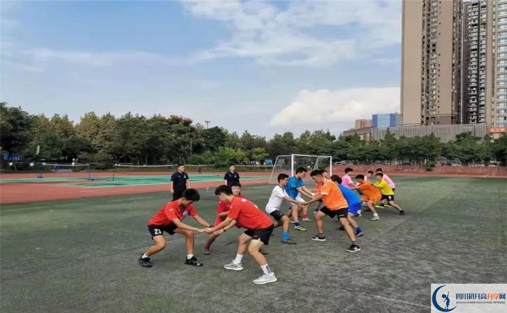 成都七中高新校區(qū)的高中住宿怎么樣？