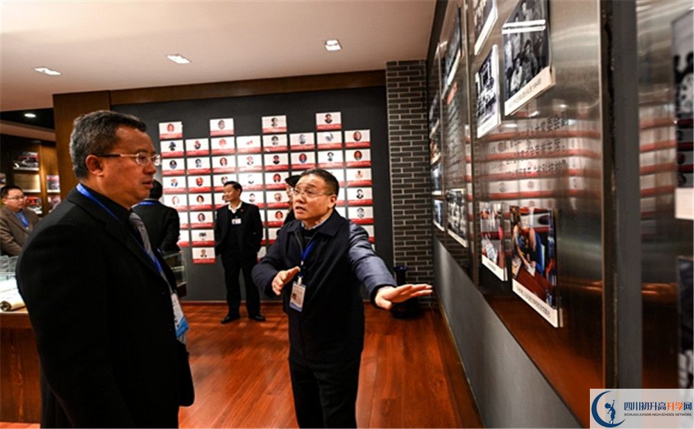 成都十二中平行班與實(shí)驗(yàn)班差多少？