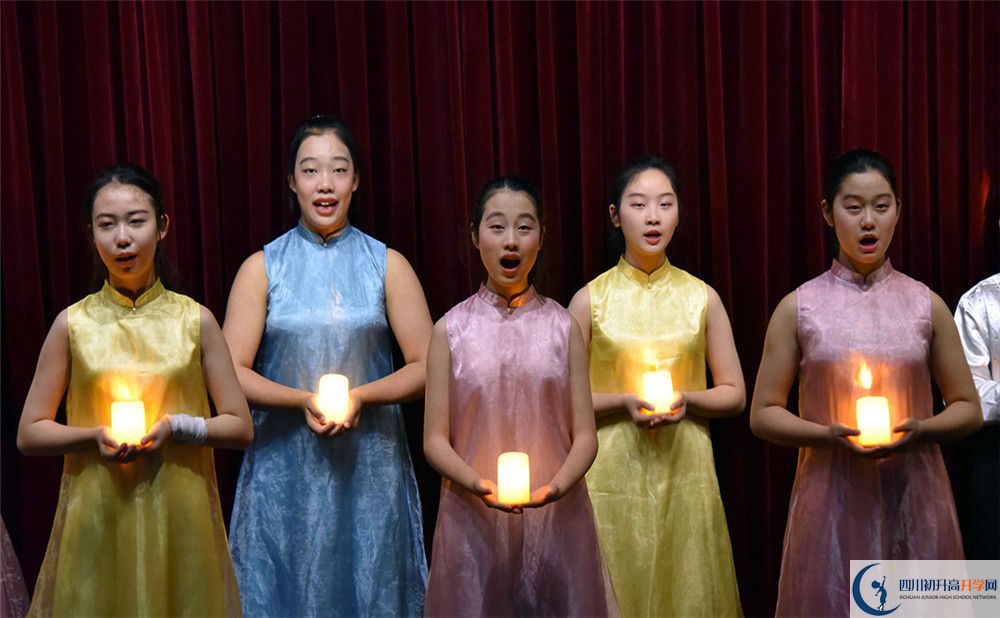 成都玉林中學(xué)是私立還是公立學(xué)校？