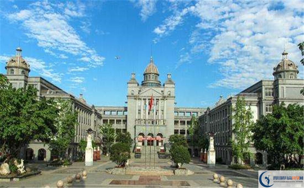 成都石室外國語學校的位置在哪里？
