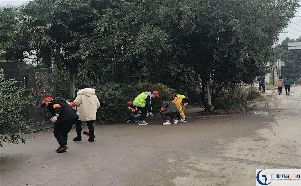 養(yǎng)馬中學位置在哪里？
