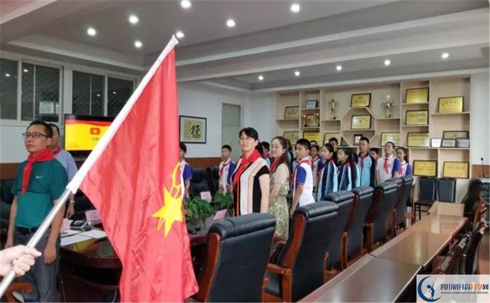 成都三十六中是重點(diǎn)中學(xué)嗎？
