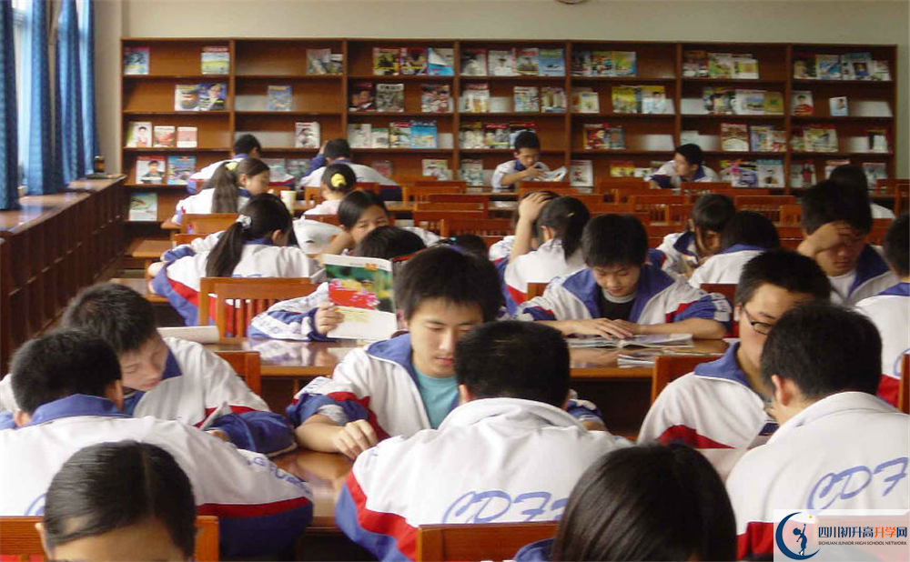 2020成都大學(xué)附屬中學(xué)初升高分班考試題難不難？