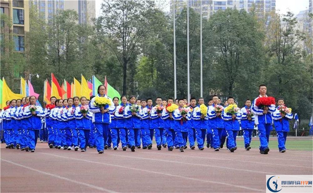 成都石室中學(xué)實驗班學(xué)費(fèi)貴嗎？