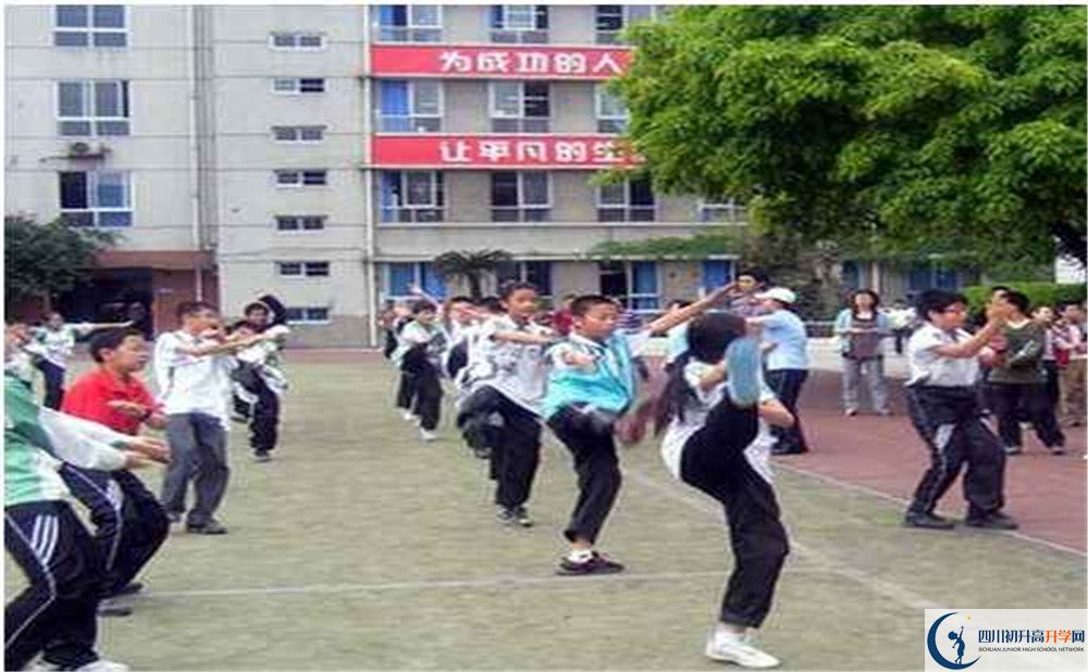 成都玉林中學實驗班學費貴嗎？
