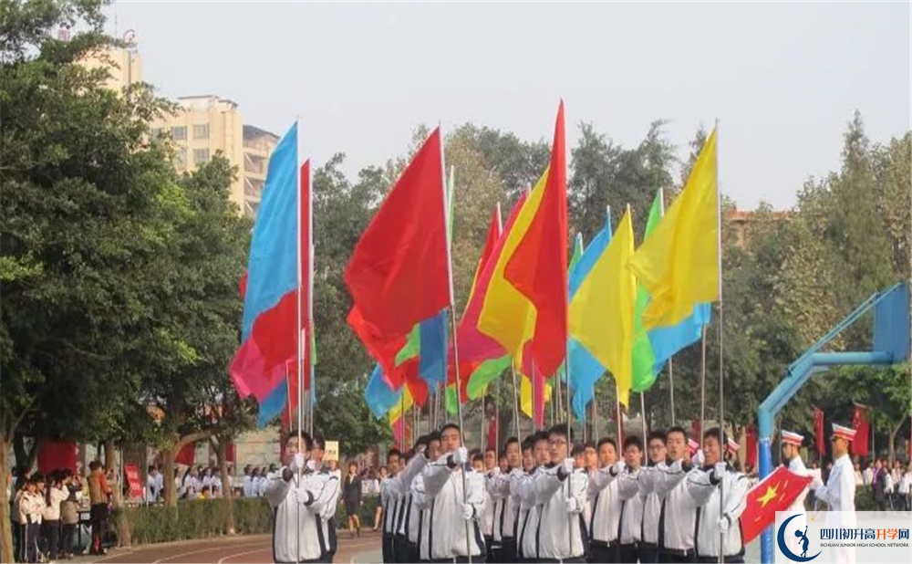 成都市第四十九中學(xué)軍訓(xùn)多久？