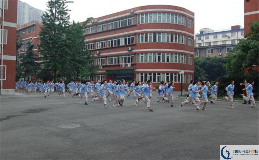 北師大成都實驗中學2020年高考人數(shù)是多少？