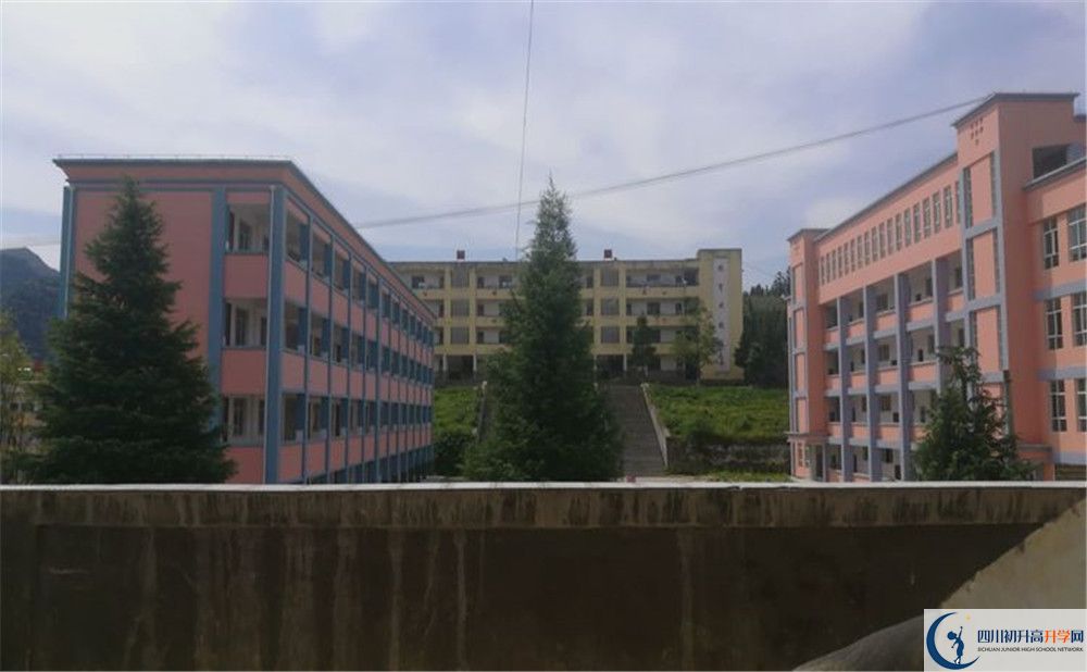 鹽源中學.jpg
