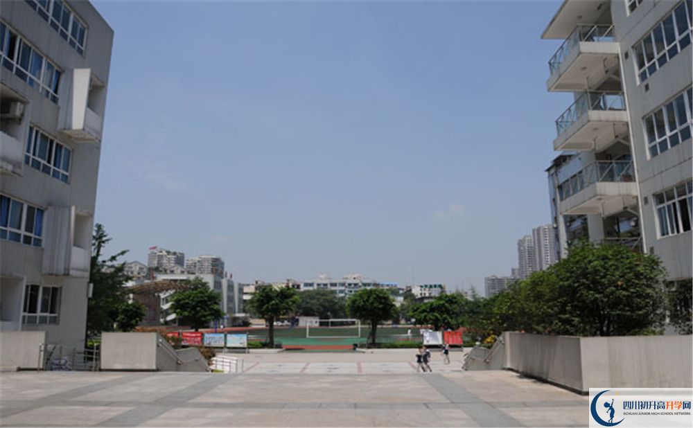 2020年鐵路中學(xué)費(fèi)用多少？